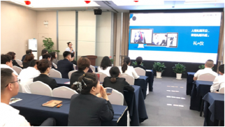 威廉希尔在线|集团举办职业形象与商务礼仪专题培训会